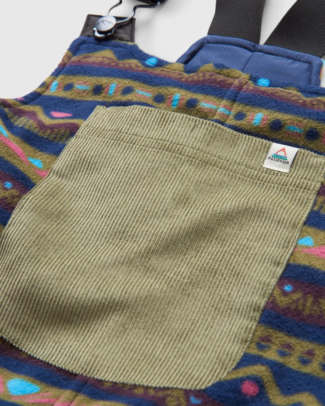 ace_recycelte_polarfleecelatzhose__berg_geo_multi_4.webp Outlet Ace Recycelte Polar-Fleece-Latzhose - Berg Geo Multi Damen Latzhosen & Hosen
