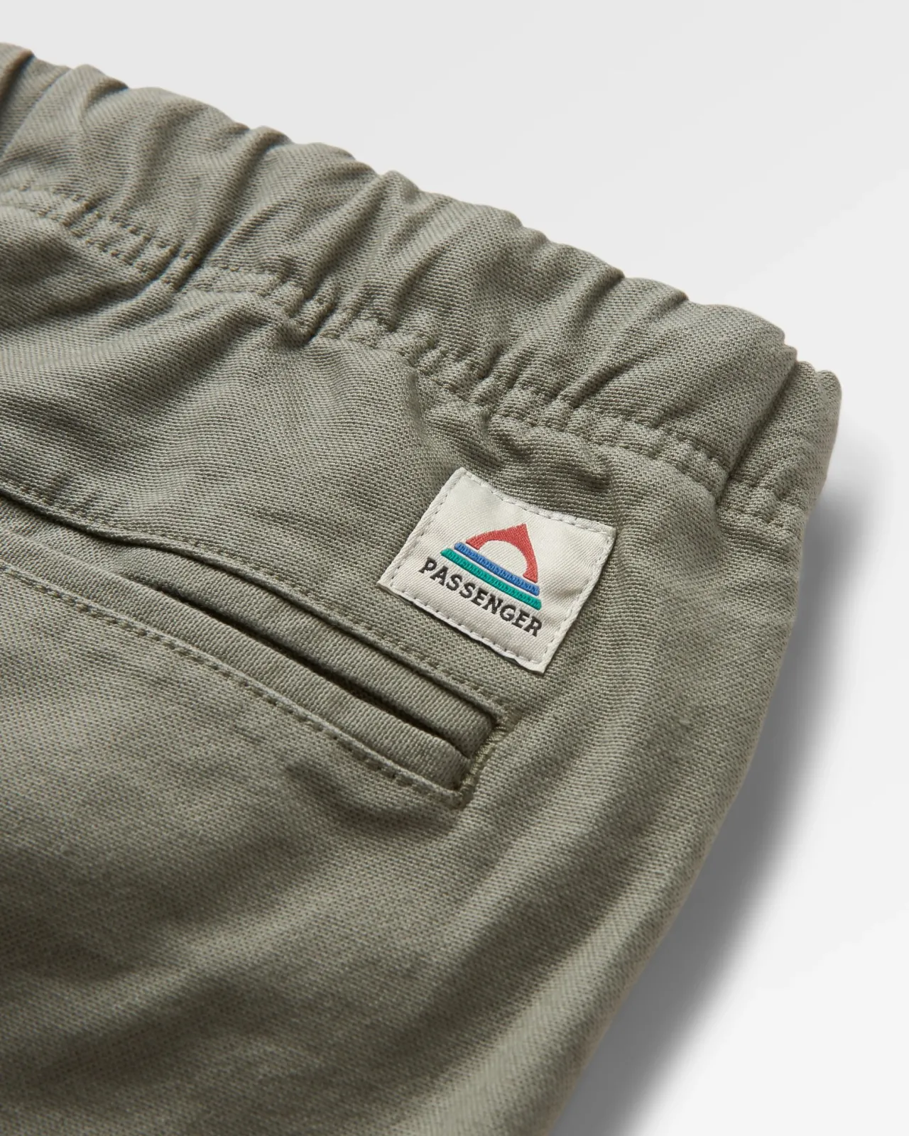 adventurer_biocanvashose__staubige_olive_4.webp Fashion Adventurer Bio-Canvas-Hose - Staubige Olive Herren Hosen