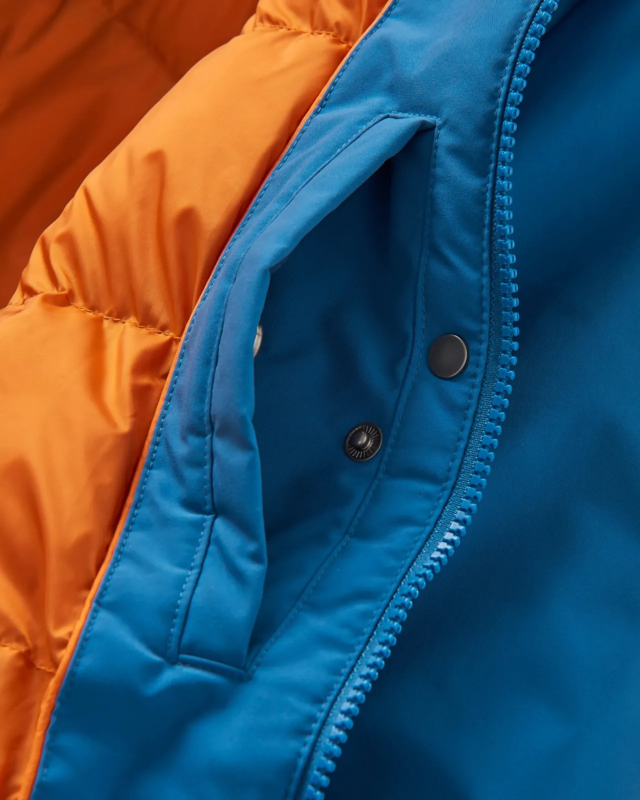alaska_recycelter__parka__blauer_stahl_3.webp Clearance Alaska Recycelter 2.0 Parka - Blauer Stahl Damen Anoraks & Mäntel | Isoliert