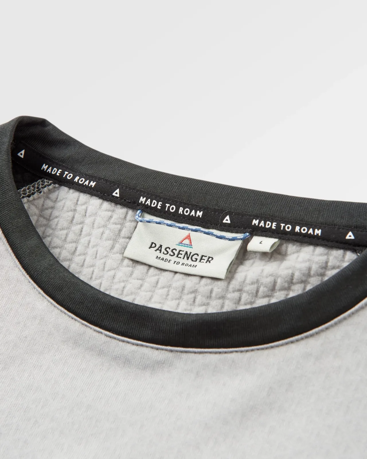 alpine_recyceltes_base_layer_langarmtshirt__schwarzgrau_9.webp Outlet Alpine Recyceltes Base Layer Langarm-T-Shirt - Schwarz/Grau Herren T-shirts & Tanktops | Oberteile