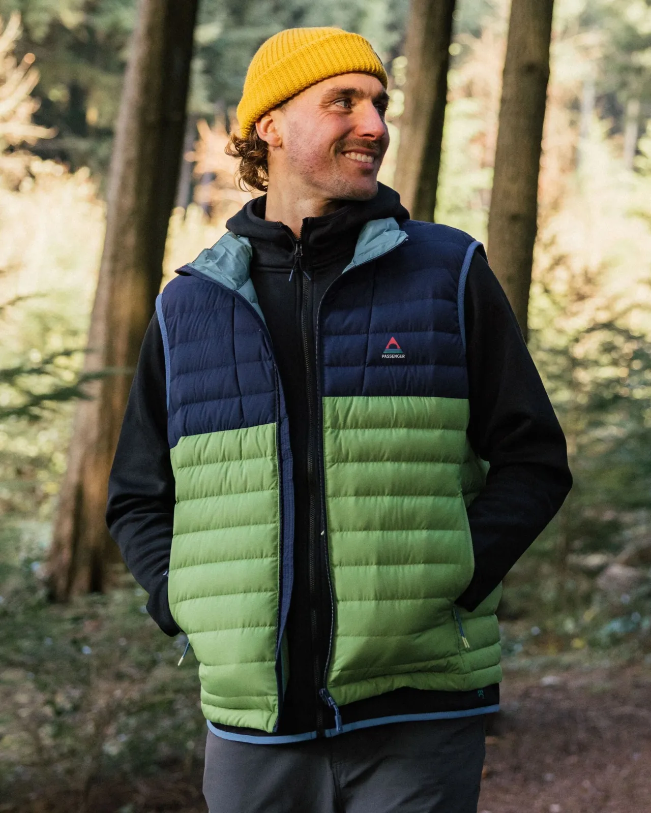 Outlet Ashland Down Recyceltes Top - Dunkles Marineblau/Birnengrün Herren Isoliert