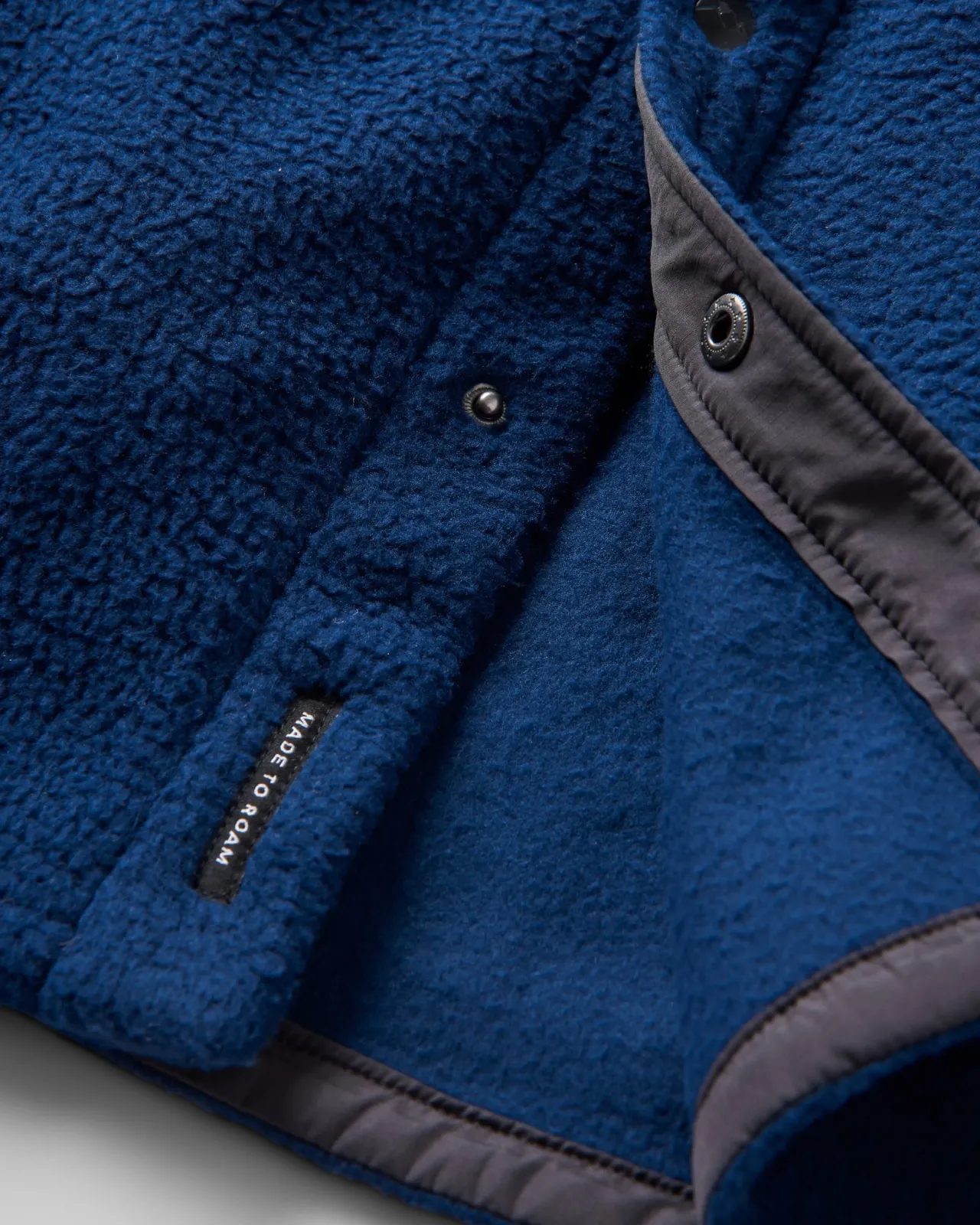 backcountry_recyceltes_sherpafleecehemd__tiefes_marineblau_5.webp Store Backcountry Recyceltes Sherpa-Fleece-Hemd - Tiefes Marineblau Herren Hemden | Fleece