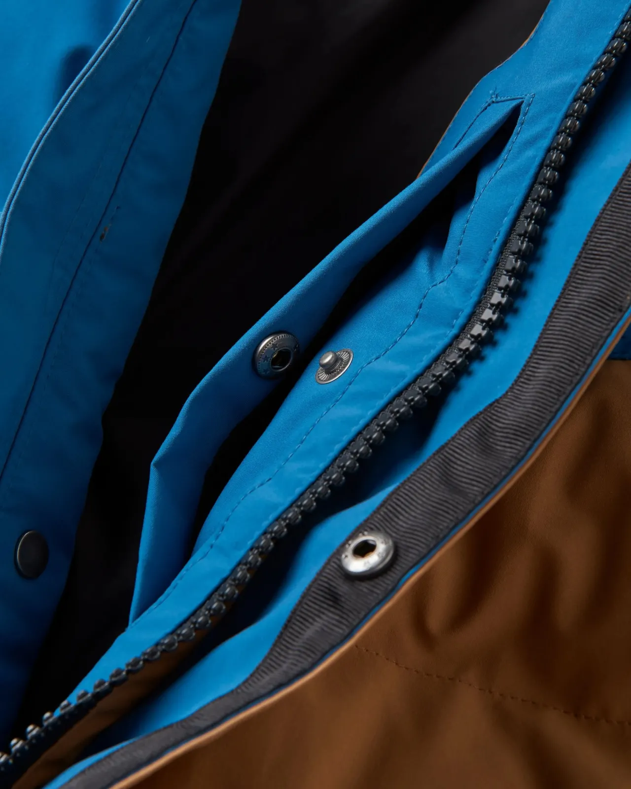 baltic_recyceltes_top__toffeeblaustahl_3.webp Hot Baltic recyceltes Top - Toffee/Blaustahl Herren Isoliert