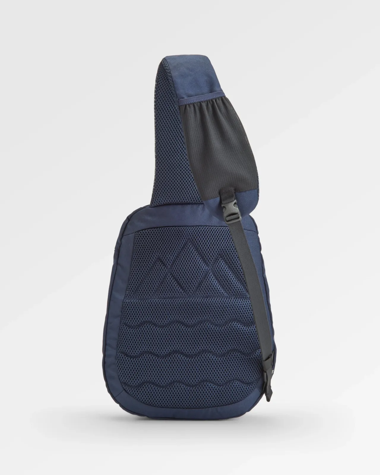 boondocker_recycelte_tasche_l__honigdunkelblausattes_marineblau_5.webp Best Sale Boondocker Recycelte tasche 8L - Honig/Dunkelblau/Sattes Marineblau Herren Rucksäcke & Taschen | Rucksäcke & Taschen