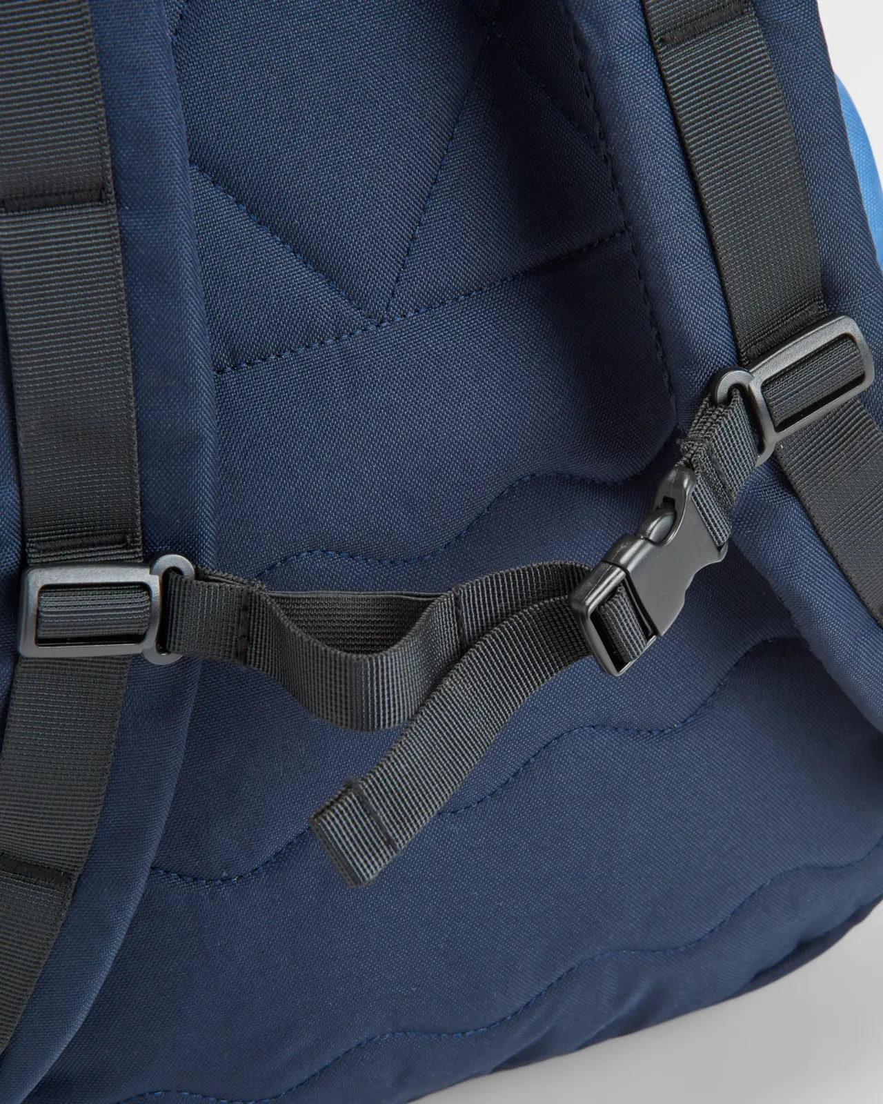 boondocker_recycelter_l_rucksack__honigdunkelblausattes_marineblau_9.webp Clearance Boondocker Recycelter 26L Rucksack - Honig/Dunkelblau/Sattes Marineblau Rucksäcke | Rucksäcke & Taschen