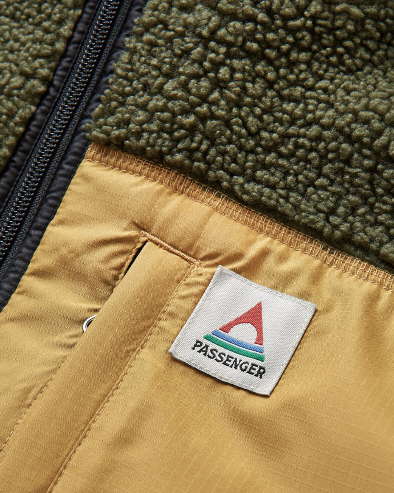 born_explorer_recycled_polarlined_sherpa_fleece__khaki_6.webp Flash Sale Born Explorer Recycled Polar-Lined Sherpa Fleece - Herren Fleece | Fleece