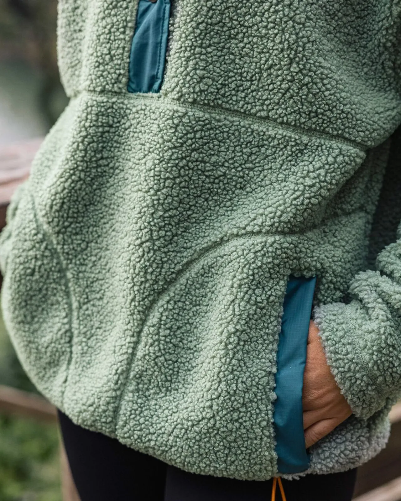 calla_kapuzen_recyceltes_polarfleece_mit_futter__pistazie_4.webp Store Calla Kapuzen Recyceltes Polar-Fleece mit Futter - Damen Fleece | Fleece