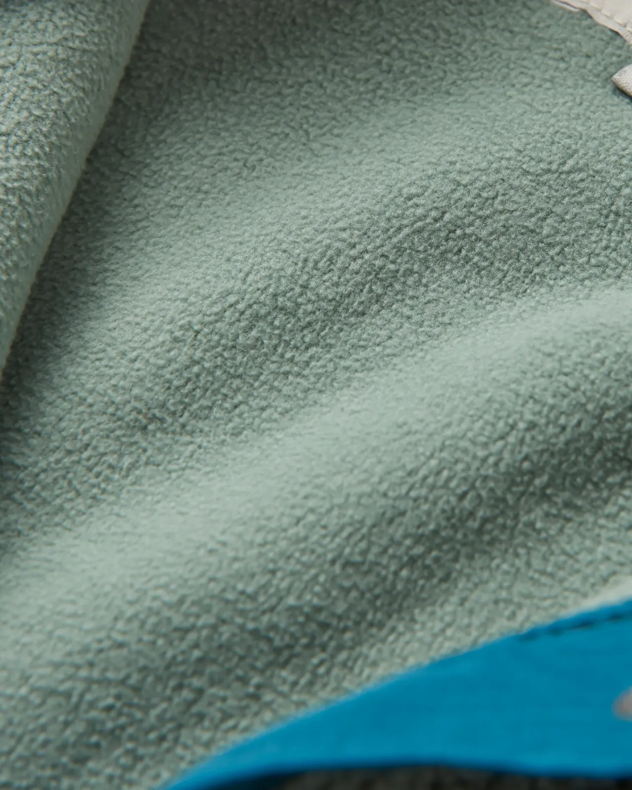 calla_kapuzen_recyceltes_polarfleece_mit_futter__pistazie_9.webp Store Calla Kapuzen Recyceltes Polar-Fleece mit Futter - Damen Fleece | Fleece
