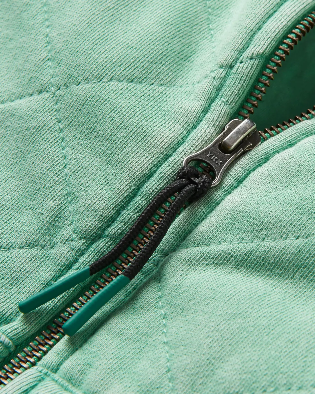 clementine_gesteppte_reiverschlussjacke__grne_fichte_5.webp Outlet Clementine Gesteppte Reißverschlussjacke - Grüne Fichte Damen Kapuzenpullover & Sweatshirts