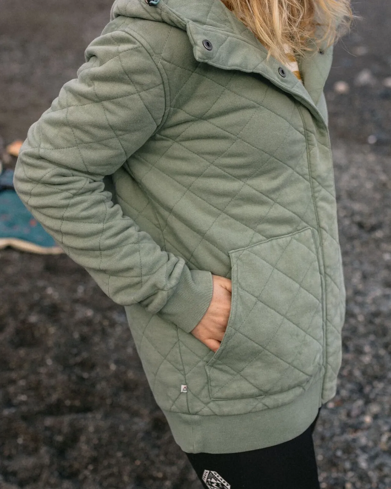 clementine_recycelter_gesteppter_kapuzenpullover_knpfbar__pistazie_4.webp Clearance Clementine Recycelter Gesteppter Kapuzenpullover knöpfbar - Damen Kapuzenpullover & Sweatshirts