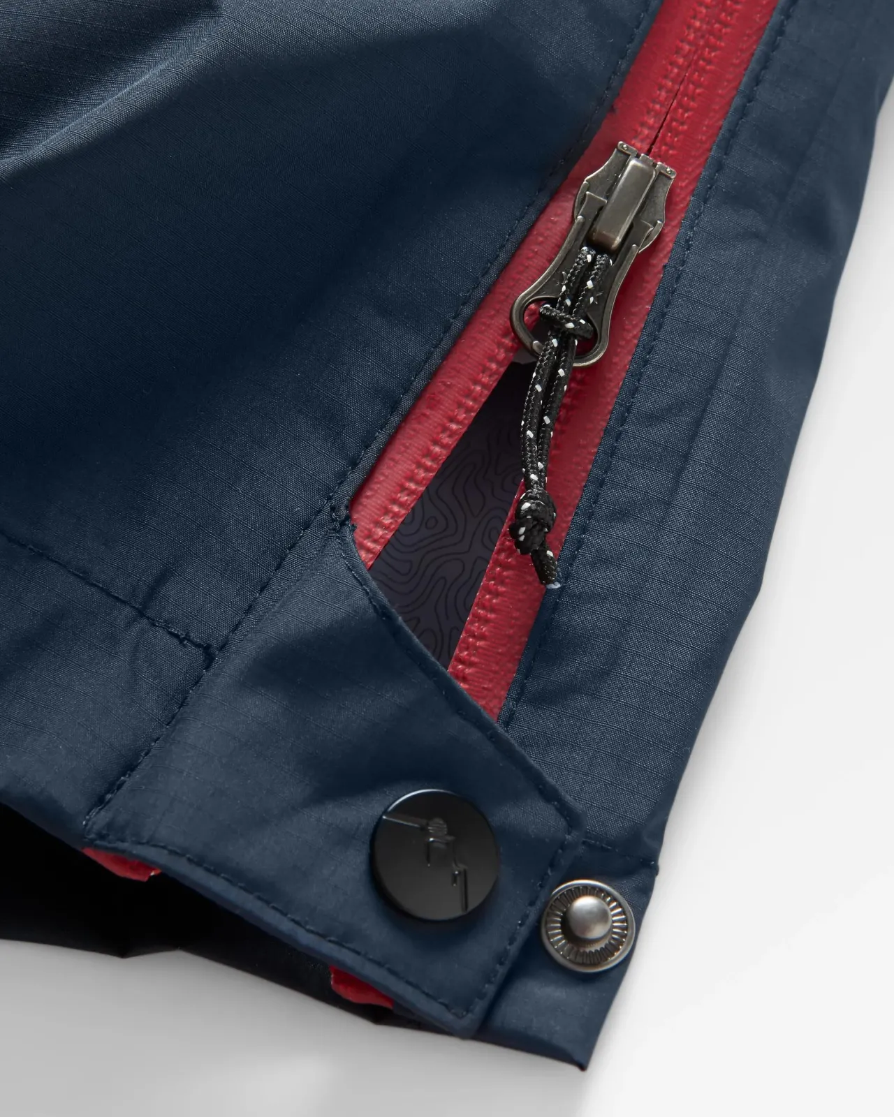 cloudburst_recycelte_wasserdichte_hose__tiefes_marineblau_6.webp Discount Cloudburst Recycelte wasserdichte Hose - Tiefes Marineblau Damen Hosen