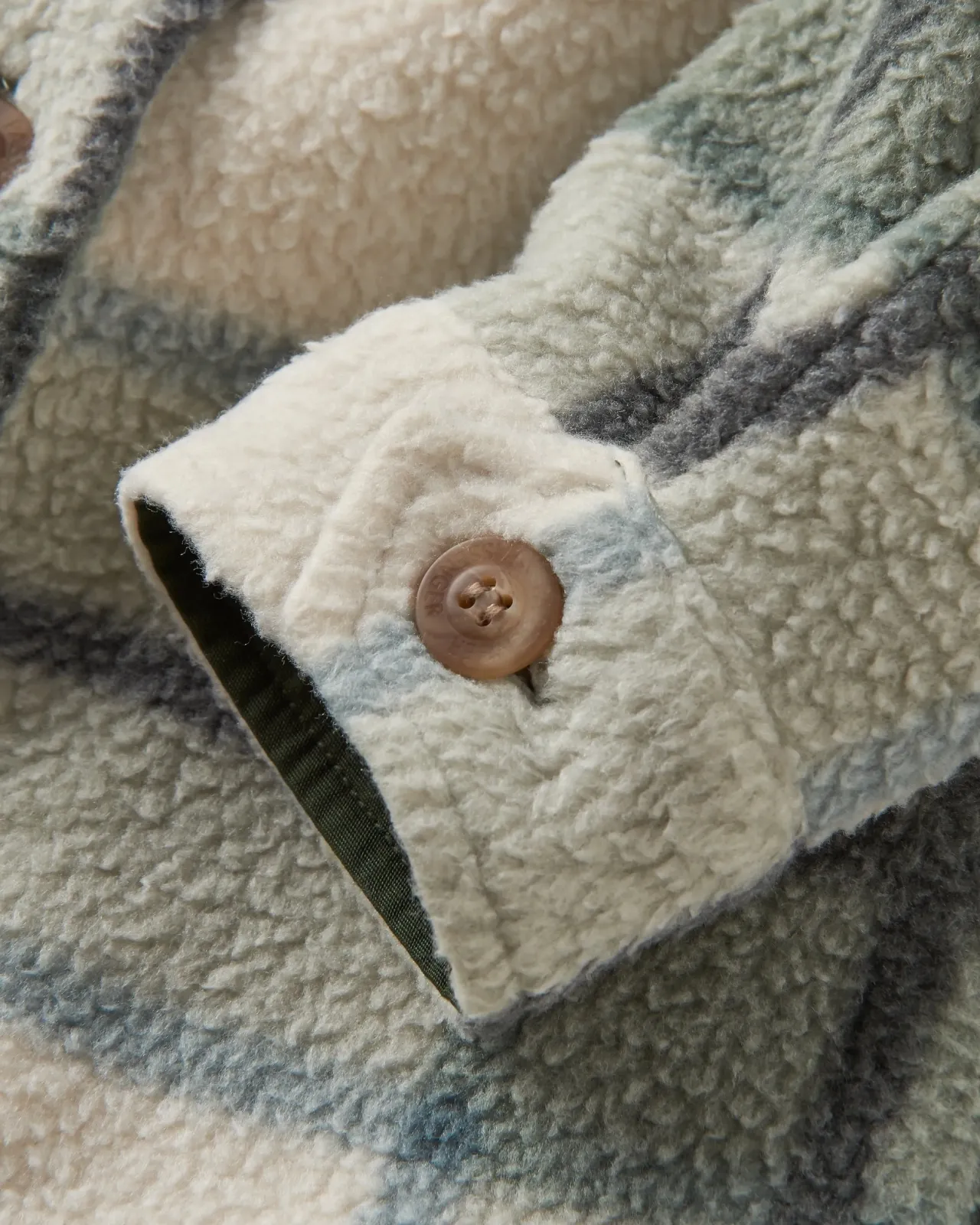cloudy__recyceltes_sherpafleecehemd__pistaziencheck_8.webp Cheap Cloudy 2.0 Recyceltes Sherpa-Fleece-Hemd - Pistazien- Damen Hemden | Fleece