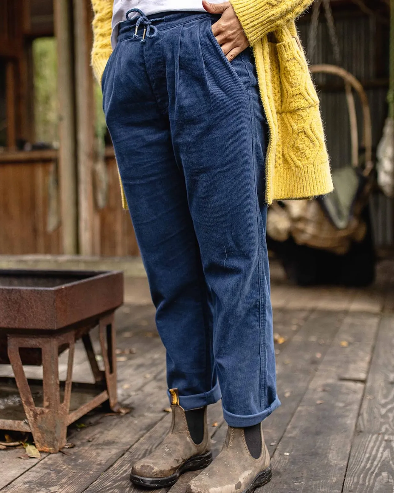 Fashion Compass Recycelte Cordhose - Dunkler Denim Damen Latzhosen & Hosen