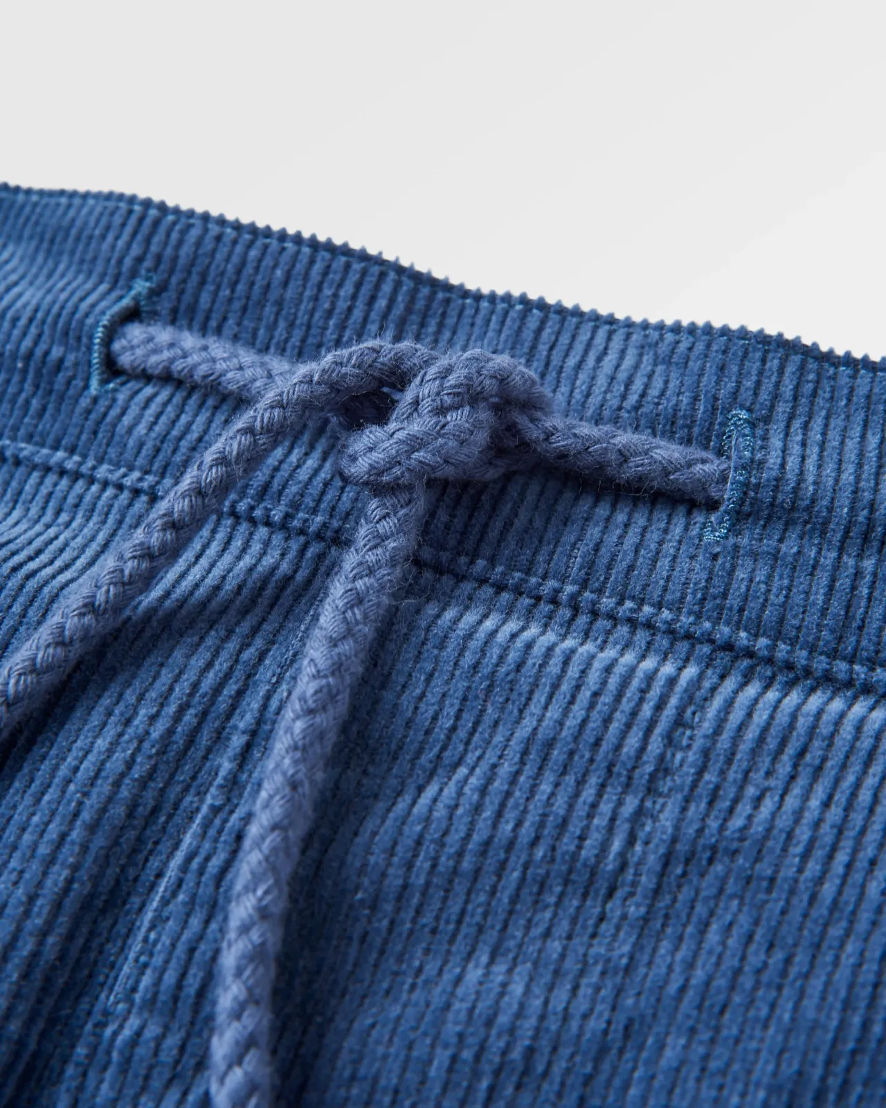 compass_recycelte_cordhose__dunkler_denim_9.webp Fashion Compass Recycelte Cordhose - Dunkler Denim Damen Latzhosen & Hosen