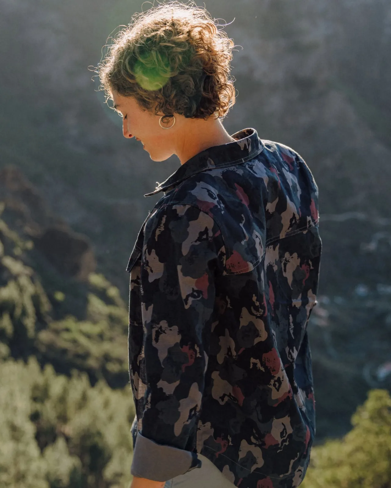 coral_organic_langarmshirt__ahorn_camo_2.webp Fashion Coral Organic Langarmshirt - Ahorn Camo Damen Hemden