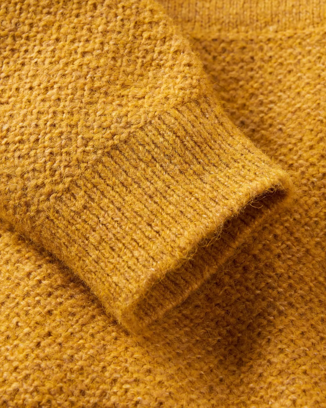 cove_recycelter_gestrickter_pullover__bernsteingold_12.webp Fashion Cove Recycelter Gestrickter Pullover - Damen Strickwaren