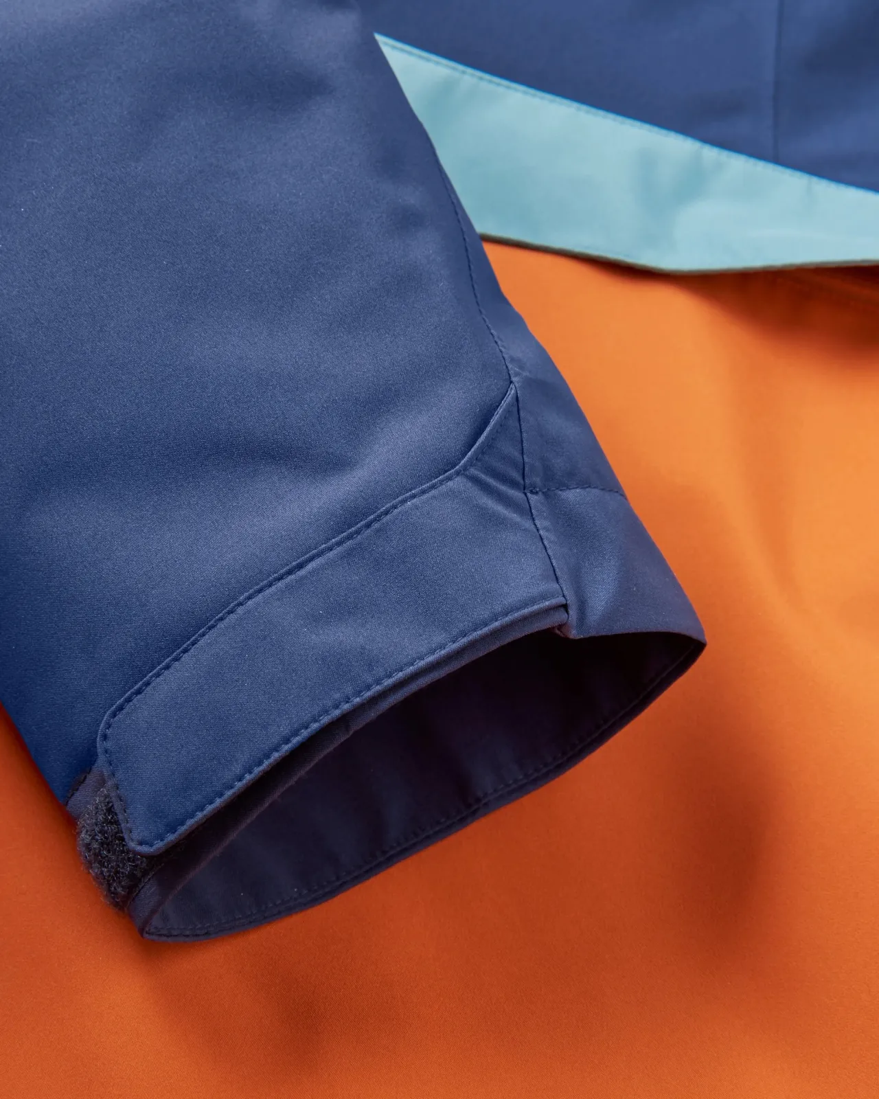 diablo_wasserabweisender_smock_aus_recyceltem_material__tiefes_marineblau_14.webp Fashion Diablo Wasserabweisender Smock aus recyceltem Material - Tiefes Marineblau Herren Wasserdicht | Jacken