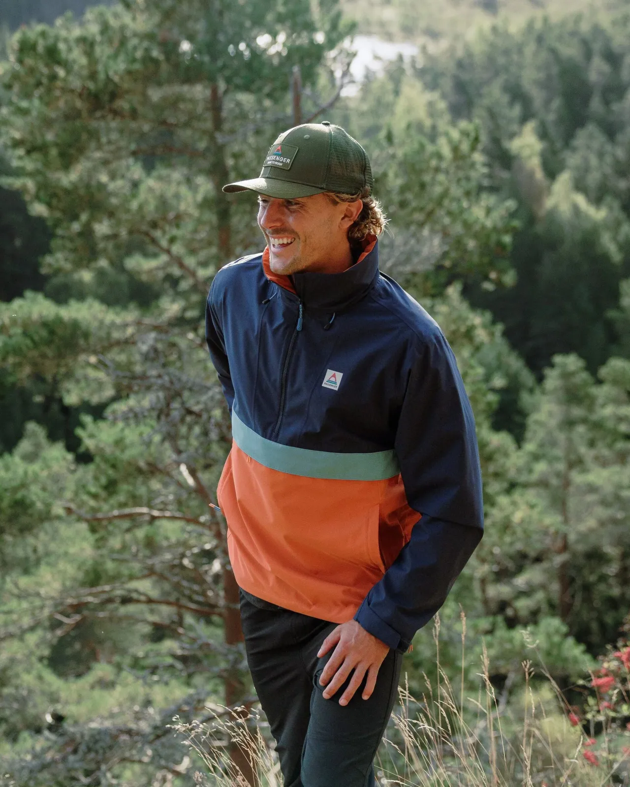 diablo_wasserabweisender_smock_aus_recyceltem_material__tiefes_marineblau_3.webp Fashion Diablo Wasserabweisender Smock aus recyceltem Material - Tiefes Marineblau Herren Wasserdicht | Jacken