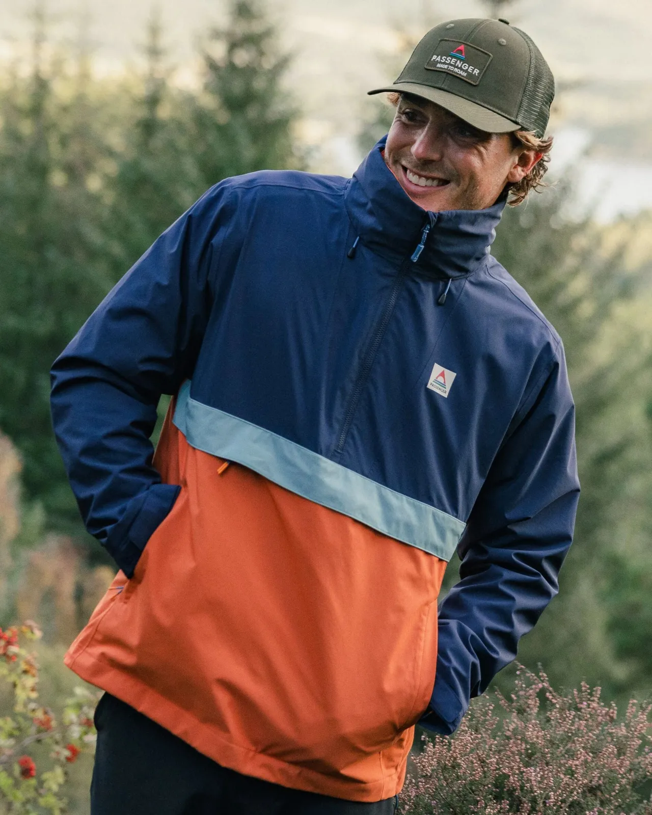 diablo_wasserabweisender_smock_aus_recyceltem_material__tiefes_marineblau_4.webp Fashion Diablo Wasserabweisender Smock aus recyceltem Material - Tiefes Marineblau Herren Wasserdicht | Jacken