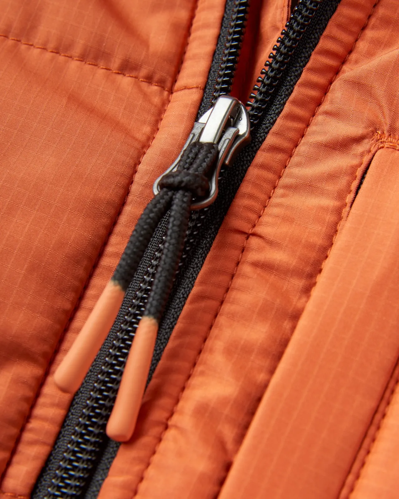 dylan_recycelte_isolierte_jacke_mit_reiverschluss__gebranntes_orange_10.webp Shop Dylan Recycelte Isolierte Jacke mit Reißverschluss - Gebranntes Orange Herren Isoliert