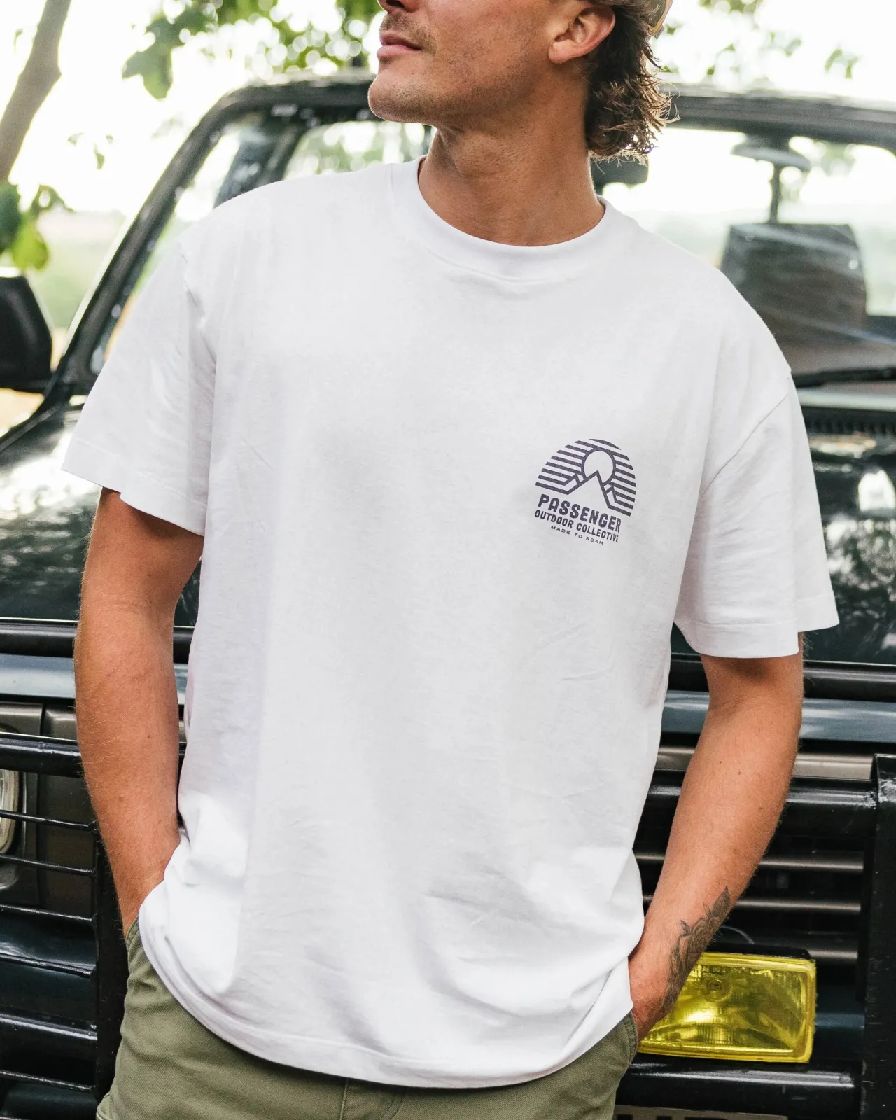 elbio_recyceltes_tshirt_in_entspannter_passform__wei_2.webp Discount Elbio Recyceltes T-Shirt in entspannter Passform - Herren T-shirts & Tanktops