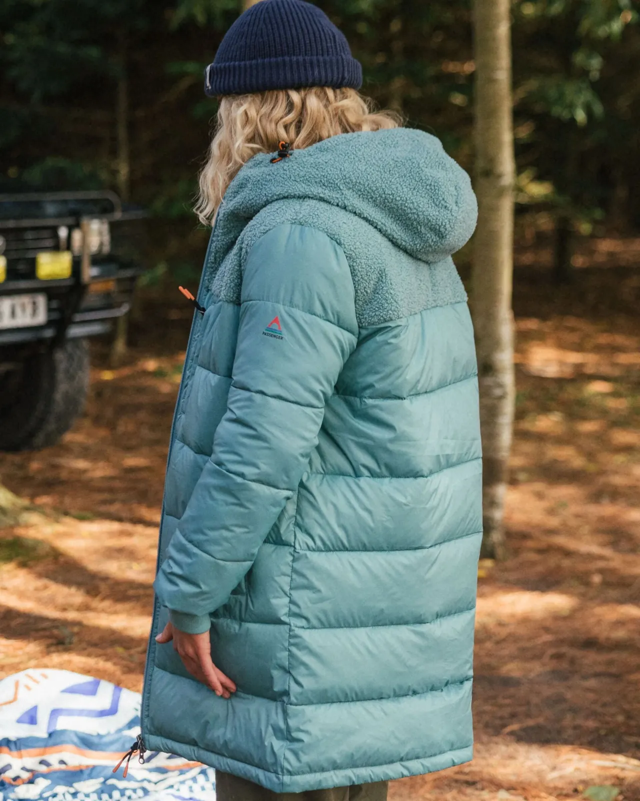 elowen_kapuzenjacke_aus_recyceltem_isoliermaterial__arktis_4.webp Shop Elowen Kapuzenjacke aus recyceltem Isoliermaterial - Damen Anoraks & Mäntel | Isoliert