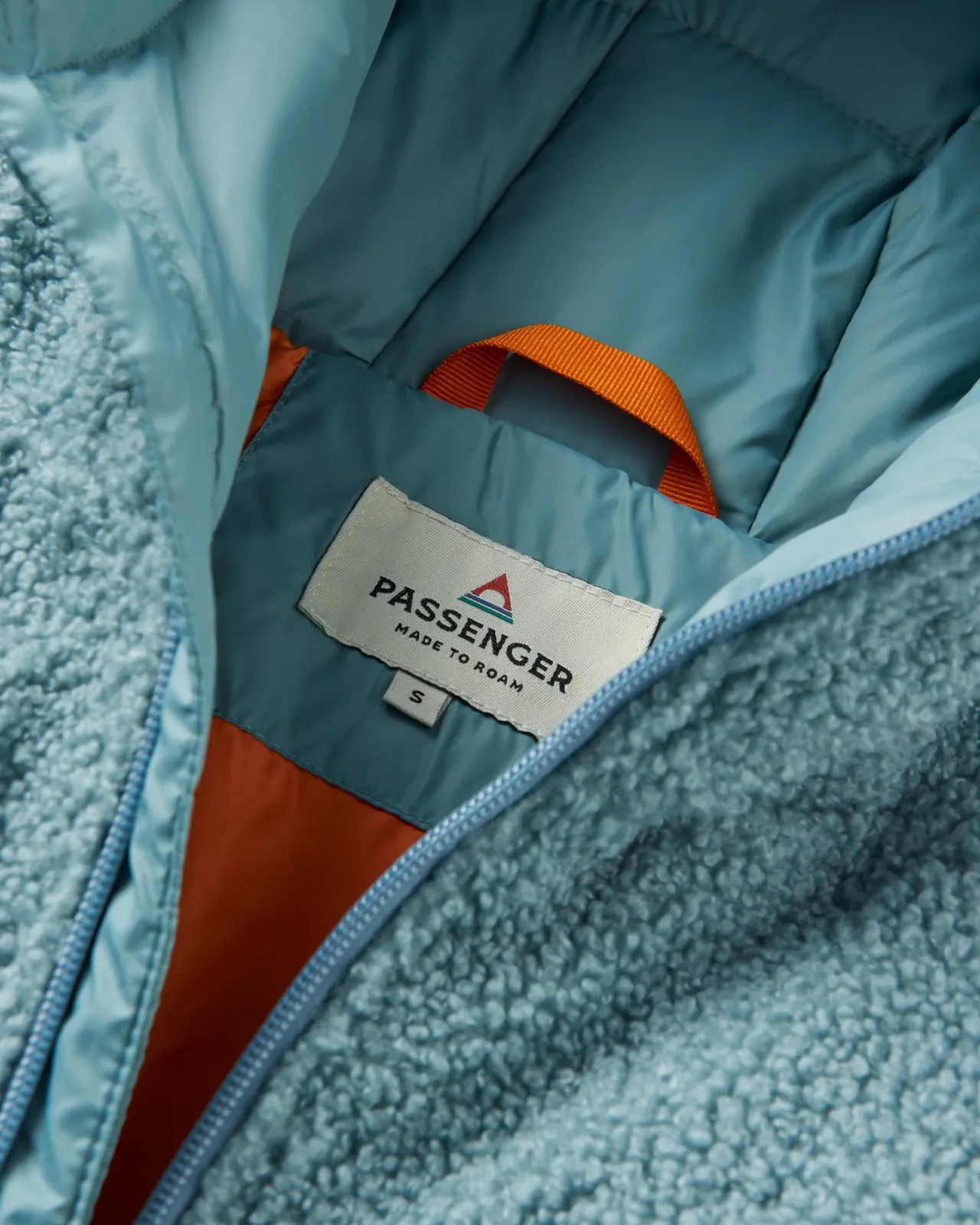 elowen_kapuzenjacke_aus_recyceltem_isoliermaterial__arktis_7.webp Shop Elowen Kapuzenjacke aus recyceltem Isoliermaterial - Damen Anoraks & Mäntel | Isoliert