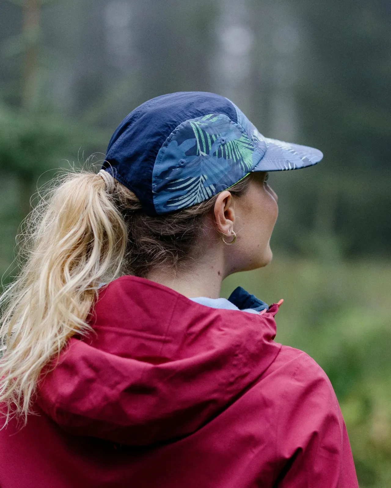 emerge_panel_trail_cap__palm_camo_mondlicht_2.webp Shop Emerge 5-Panel Trail Cap - Palm Camo Mondlicht Herren Accessoires | Accessoires