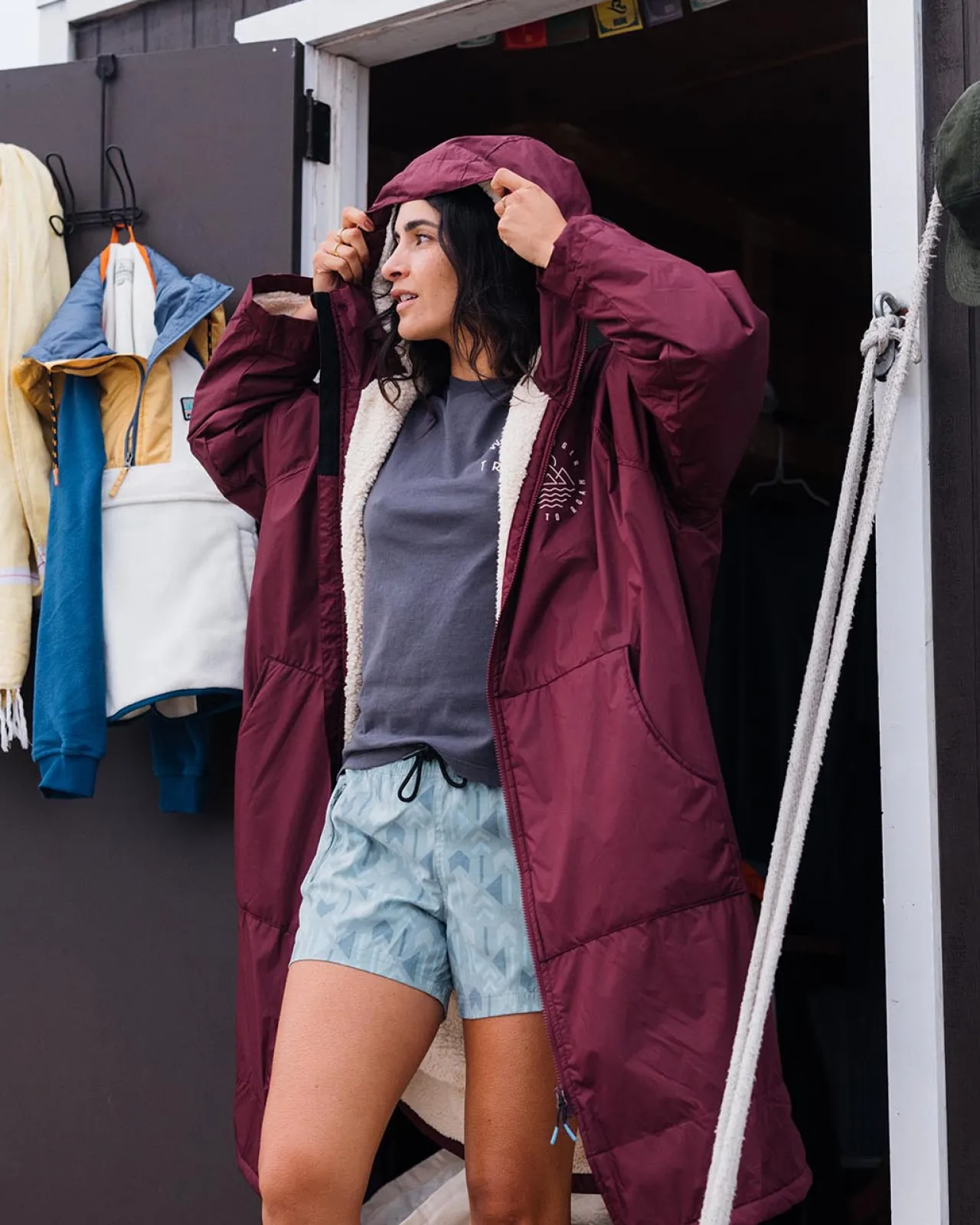 escapism_recycelter_sherpageftterter_surf_poncho__windsorwein_19.webp New Escapism Recycelter Sherpa-gefütterter Surf Poncho - Windsor- Surf-ponchos | Surf-ponchos