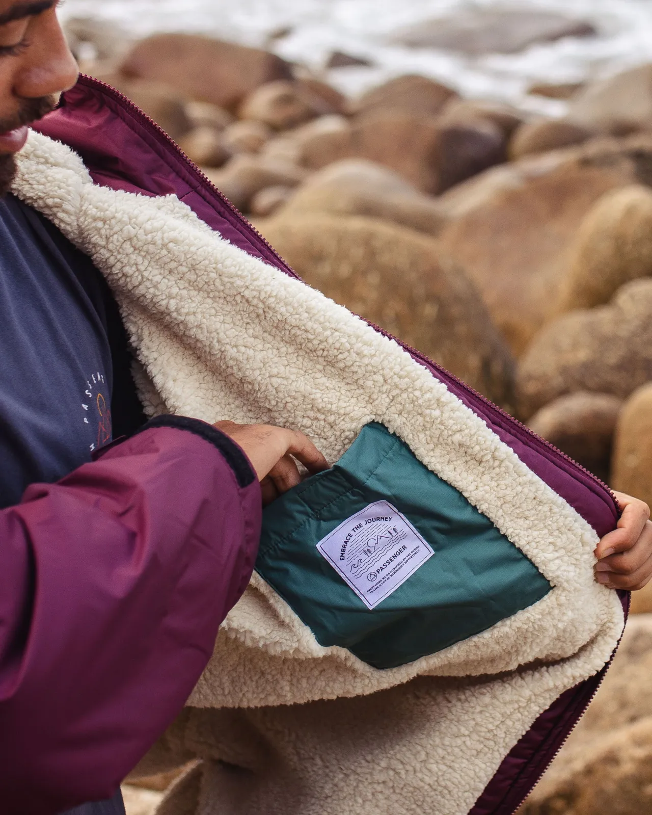 escapism_recycelter_sherpageftterter_surf_poncho__windsorwein_7.webp New Escapism Recycelter Sherpa-gefütterter Surf Poncho - Windsor- Surf-ponchos | Surf-ponchos