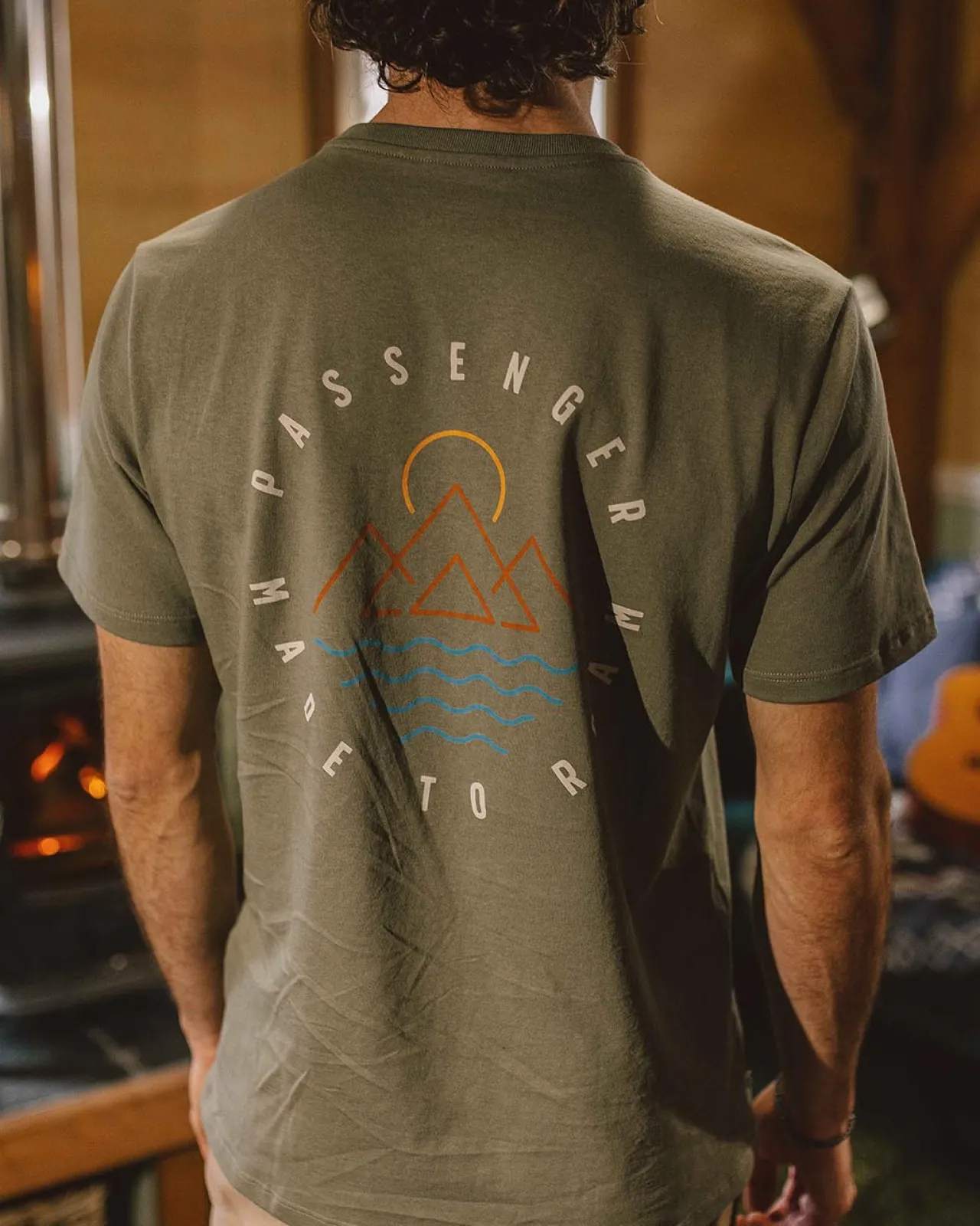 escapism_recyceltes_baumwolltshirt__staubige_olive_4.webp Best Escapism Recyceltes Baumwoll-T-Shirt - Staubige Olive Herren T-shirts & Tanktops