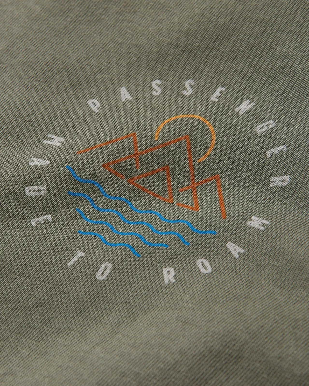 escapism_recyceltes_langarmtshirt__staubige_olive_6.webp Clearance Escapism Recyceltes Langarm-T-Shirt - Staubige Olive Herren T-shirts & Tanktops