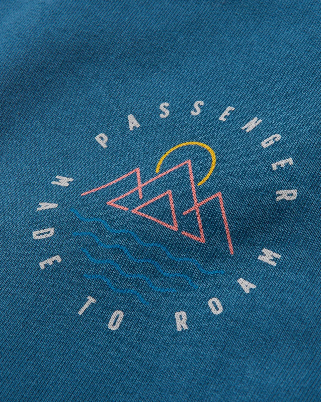 escapism_sweatshirt__dunkler_denim_3.webp Fashion Escapism Sweatshirt - Dunkler Denim Herren Kapuzenpullover & Sweatshirts