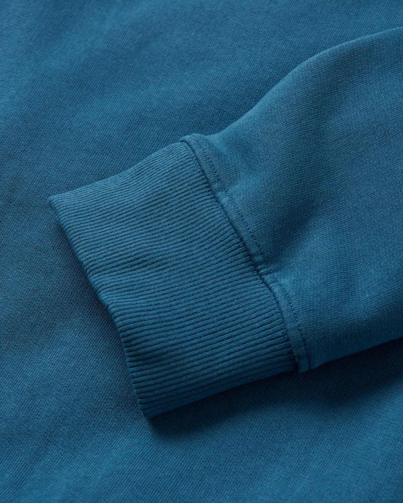 escapism_sweatshirt__dunkler_denim_4.webp Fashion Escapism Sweatshirt - Dunkler Denim Herren Kapuzenpullover & Sweatshirts