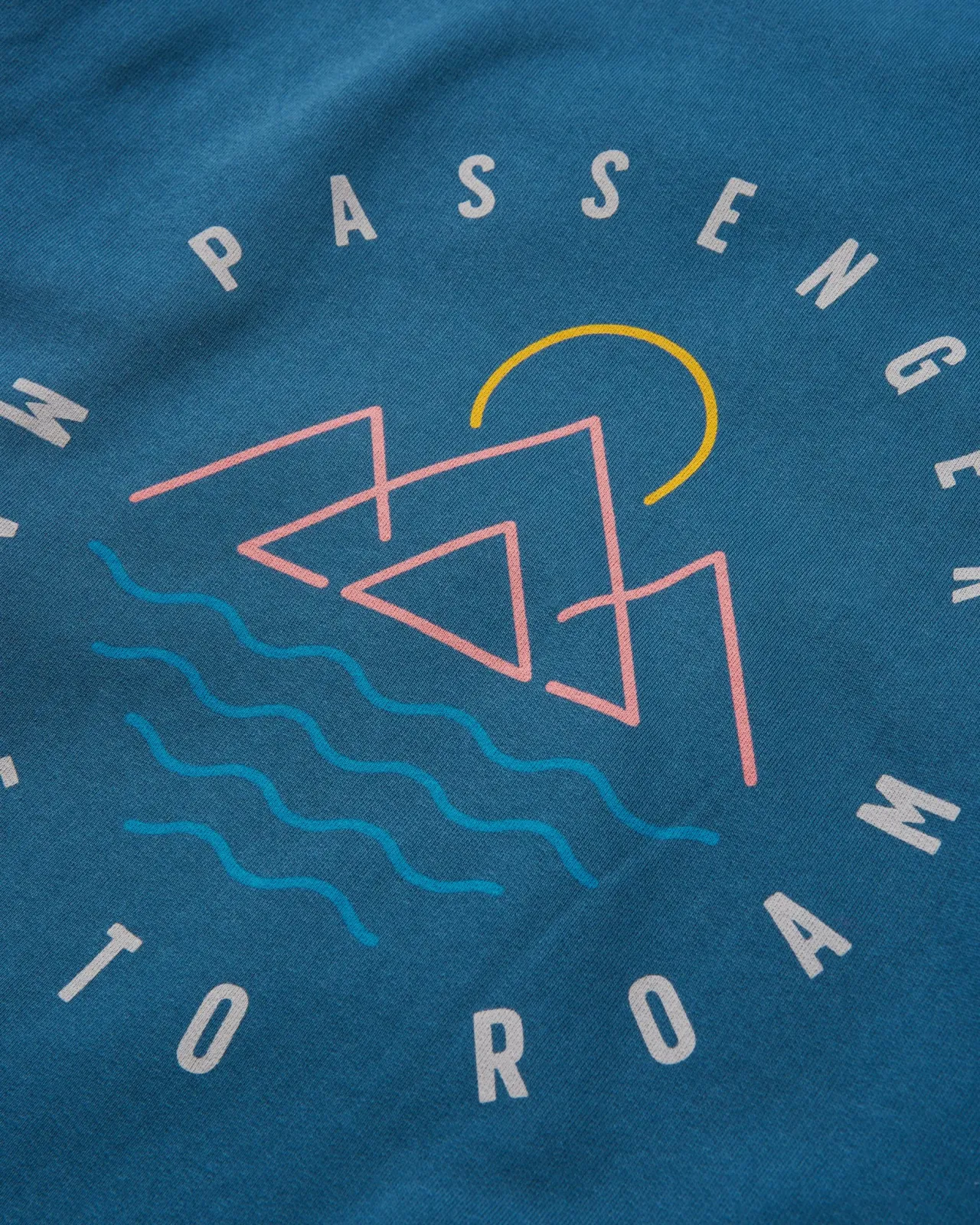 escapism_sweatshirt__dunkler_denim_5.webp Fashion Escapism Sweatshirt - Dunkler Denim Herren Kapuzenpullover & Sweatshirts