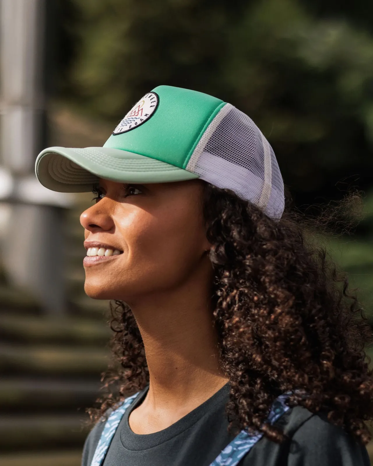 escapism_trucker_cap__grne_feige_2.webp Discount Escapism Trucker Cap - Grüne Feige Herren Kappen & Hüte