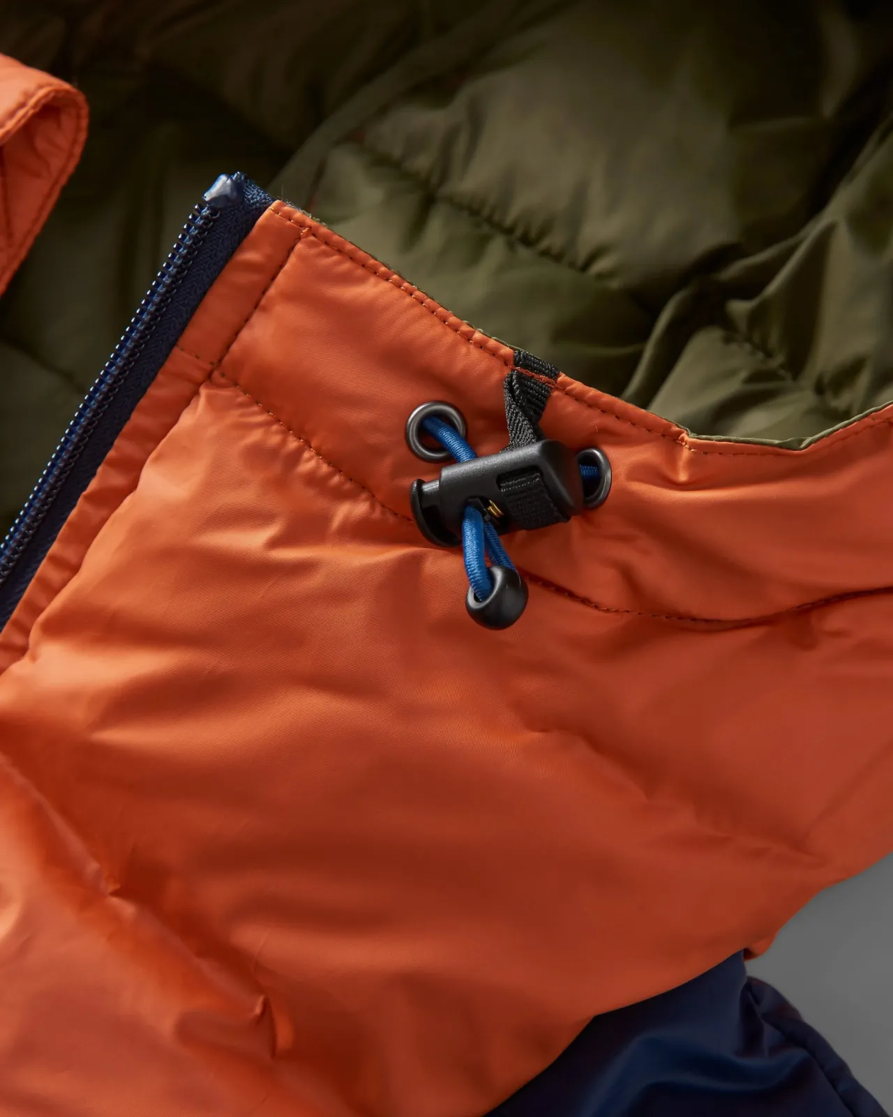 flynn_recycelte_isolierjacke__dunkles_marineblau__verbranntes_orange_5.webp Sale Flynn Recycelte Isolierjacke - Dunkles Marineblau / Verbranntes Orange Herren Isoliert