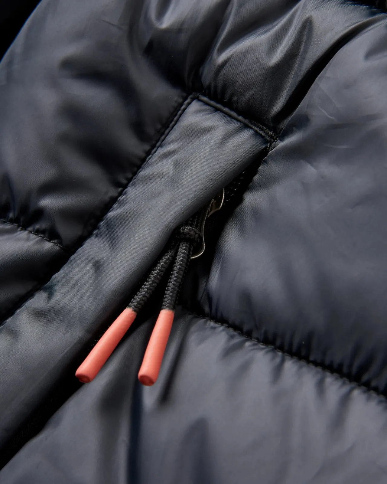 flynn_recycelte_isolierjacke__schwarz_6.webp Store Flynn Recycelte Isolierjacke - Herren Isoliert