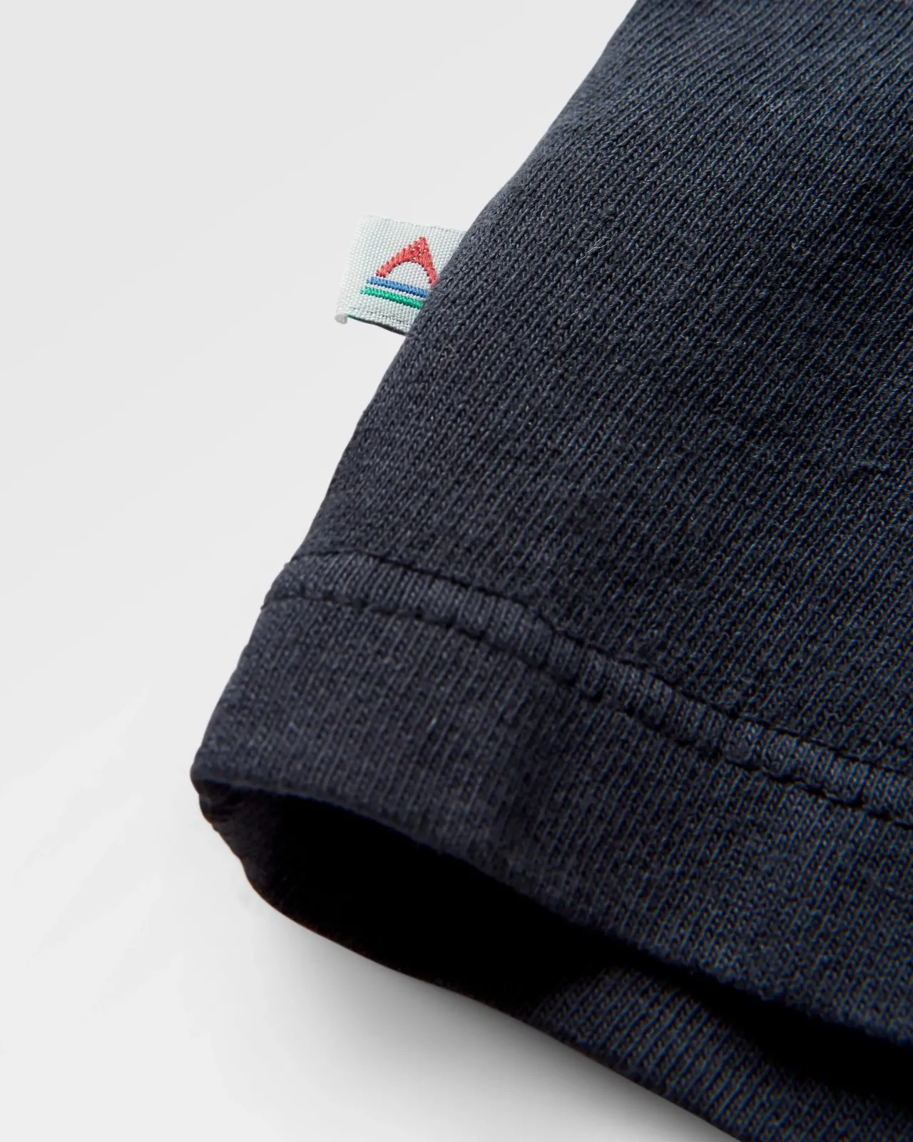 friday_collective_recyceltes_baumwolltshirt__schwarz_8.webp Outlet Friday Collective Recyceltes Baumwoll-T-Shirt - Damen Oberteile & T-shirts