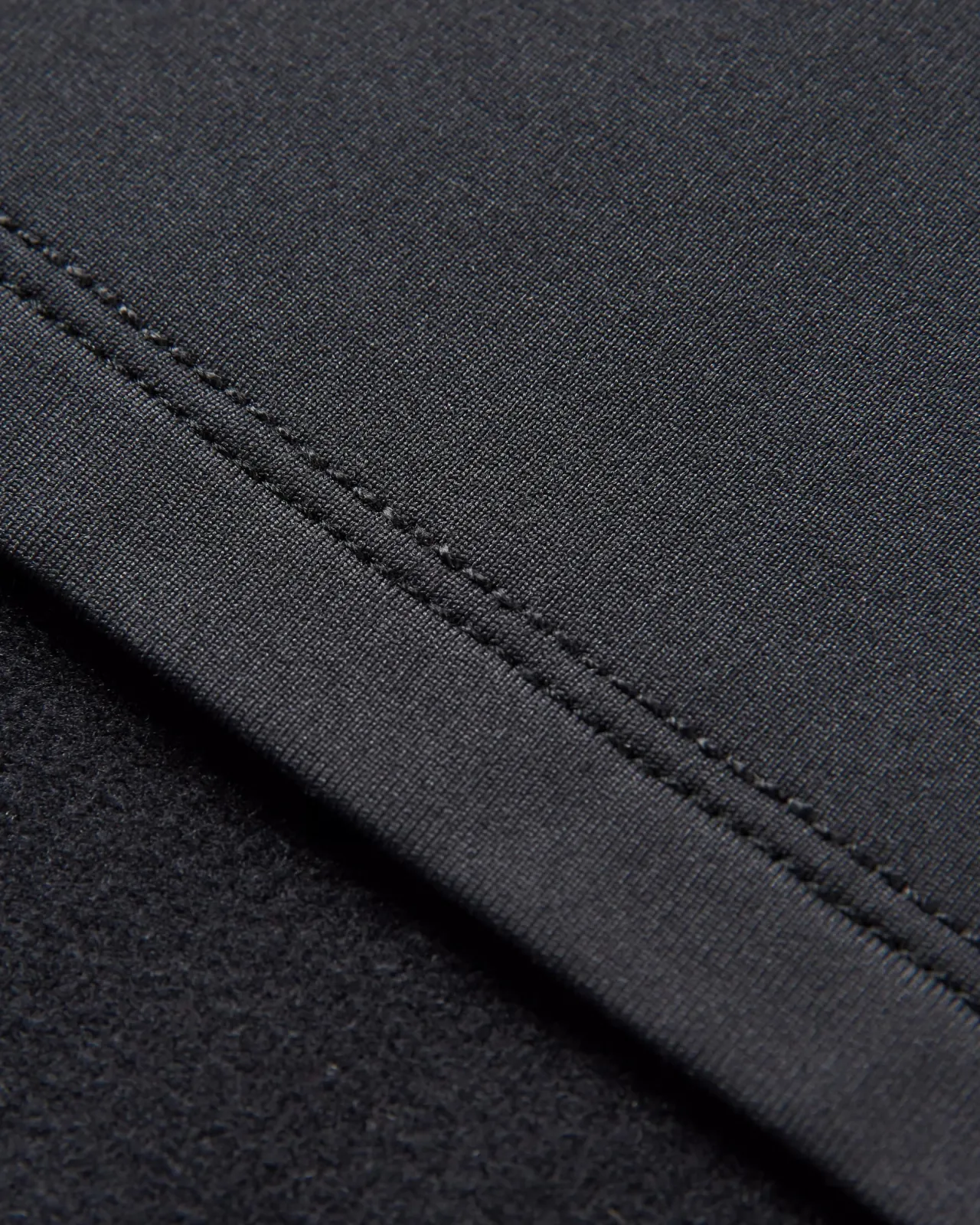 hatha_recyceltes_aktivtop__schwarz_6.webp Clearance Hatha Recyceltes Aktiv-Top - Damen Oberteile