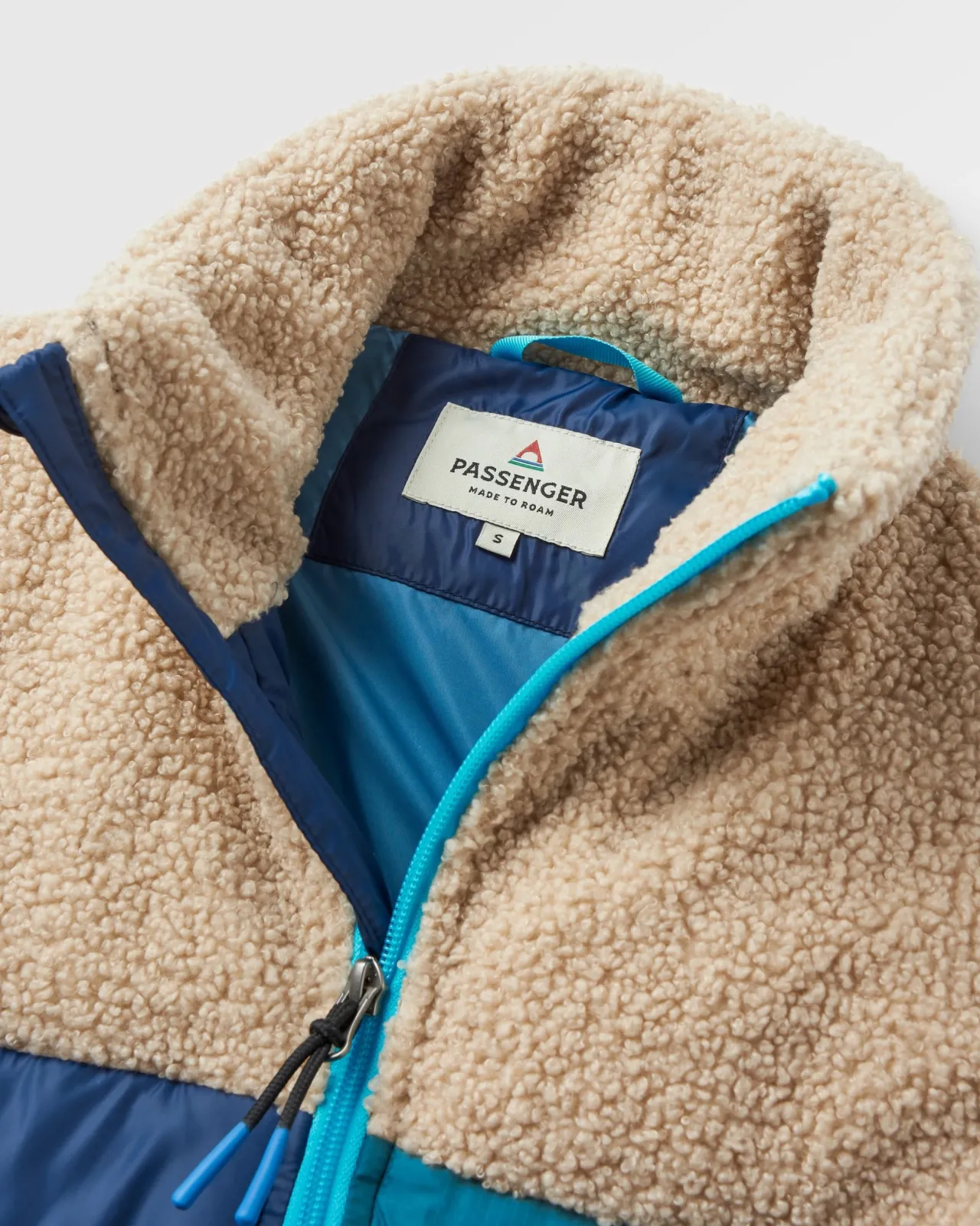 inspire_recycelte_isolierte_jacke__tiefes_marineblau_5.webp Clearance Inspire recycelte isolierte Jacke - Tiefes Marineblau Damen Isoliert