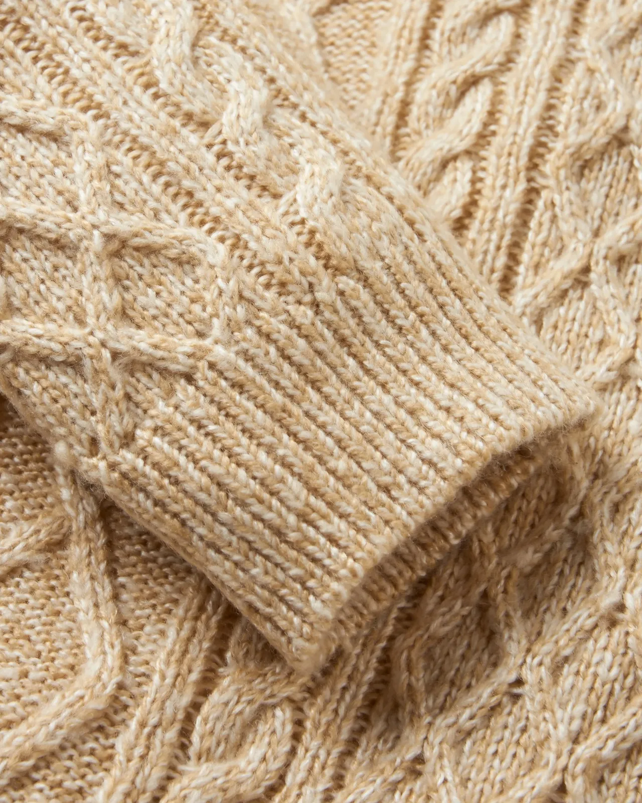 juniper_recycelter_gestrickter_pullover__biskuit_4.webp Fashion Juniper Recycelter Gestrickter Pullover - Damen Strickwaren