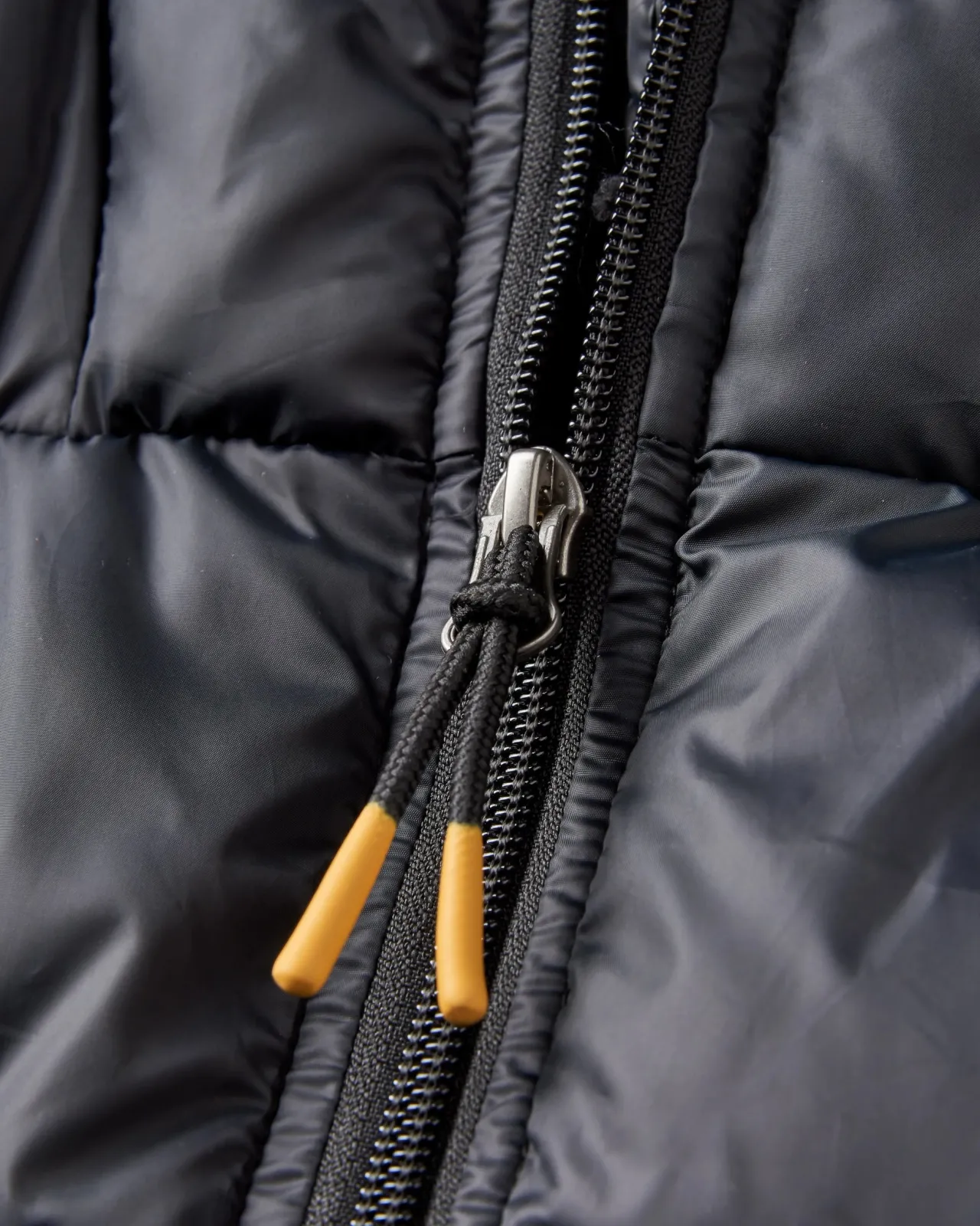kai_recycelte_isolierjacke__schwarz_5.webp Fashion Kai Recycelte Isolierjacke - Damen Isoliert