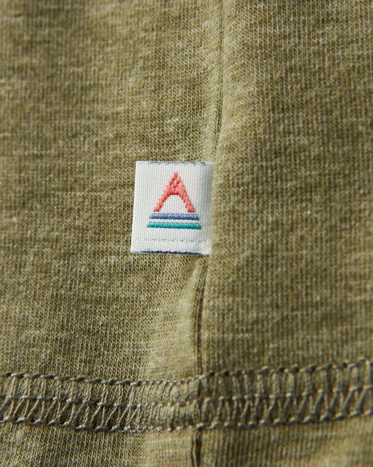 kirkwood_strukturiertes_aktives_tshirt__khaki_4.webp Shop Kirkwood strukturiertes aktives T-Shirt - Herren T-shirts & Tanktops | Oberteile