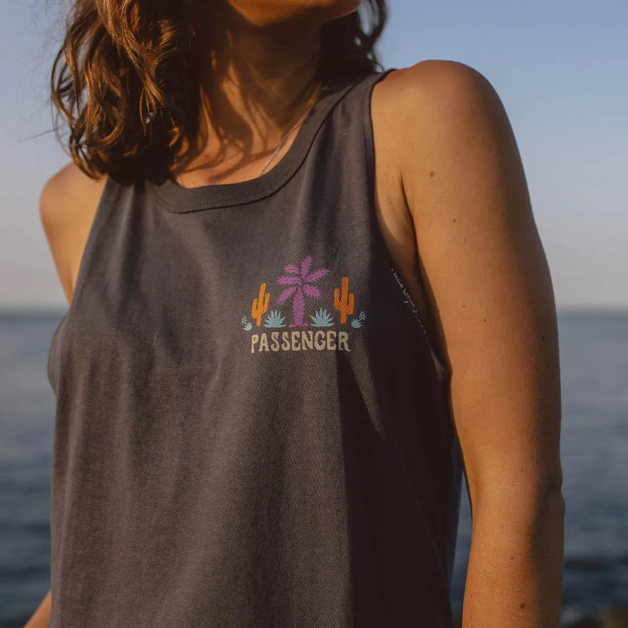 Fashion Laidback Top aus recycelter Baumwolle - Verblasstes Schwarz Damen Tanktops | Oberteile & T-shirts