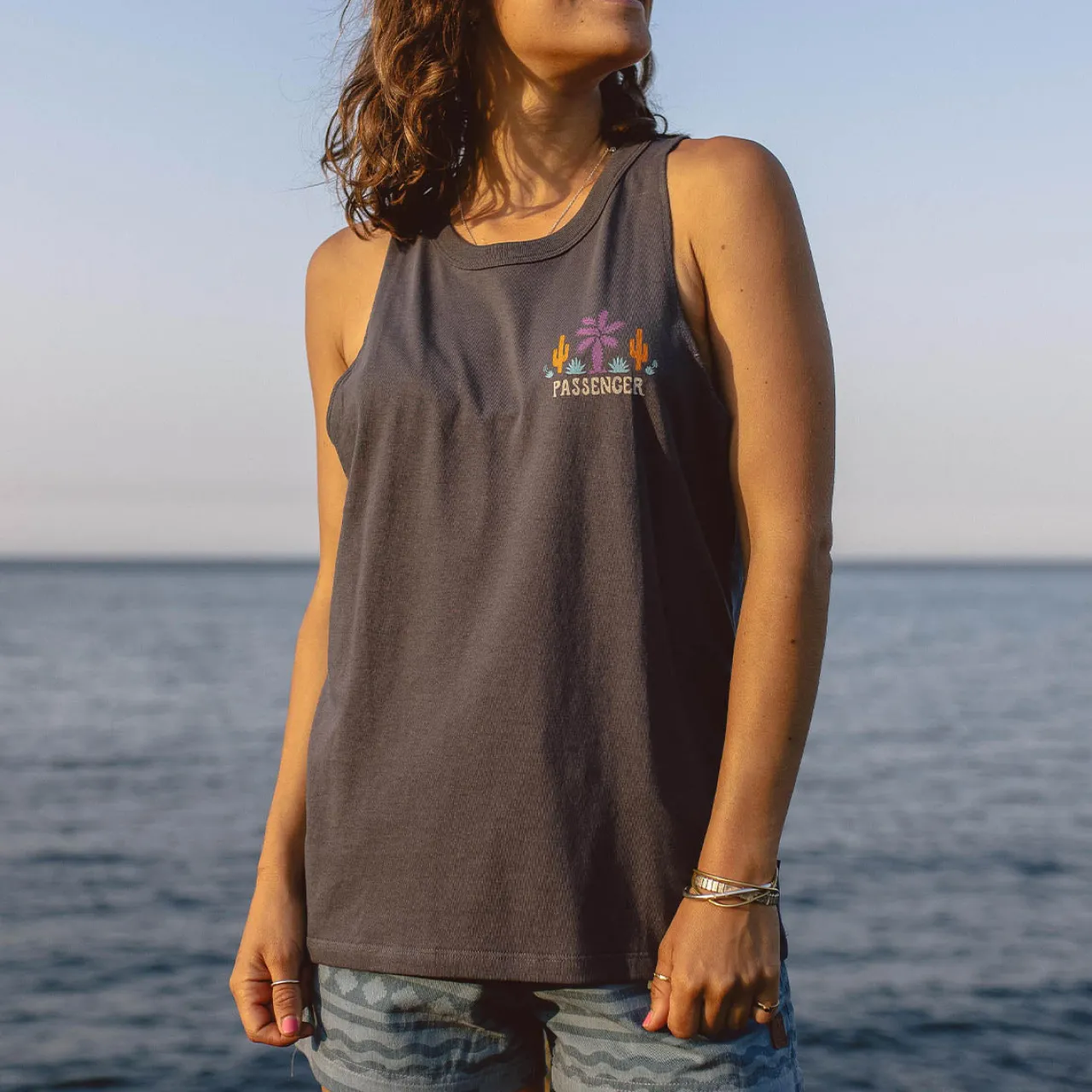 laidback_top_aus_recycelter_baumwolle__verblasstes_schwarz_3.webp Fashion Laidback Top aus recycelter Baumwolle - Verblasstes Schwarz Damen Tanktops | Oberteile & T-shirts
