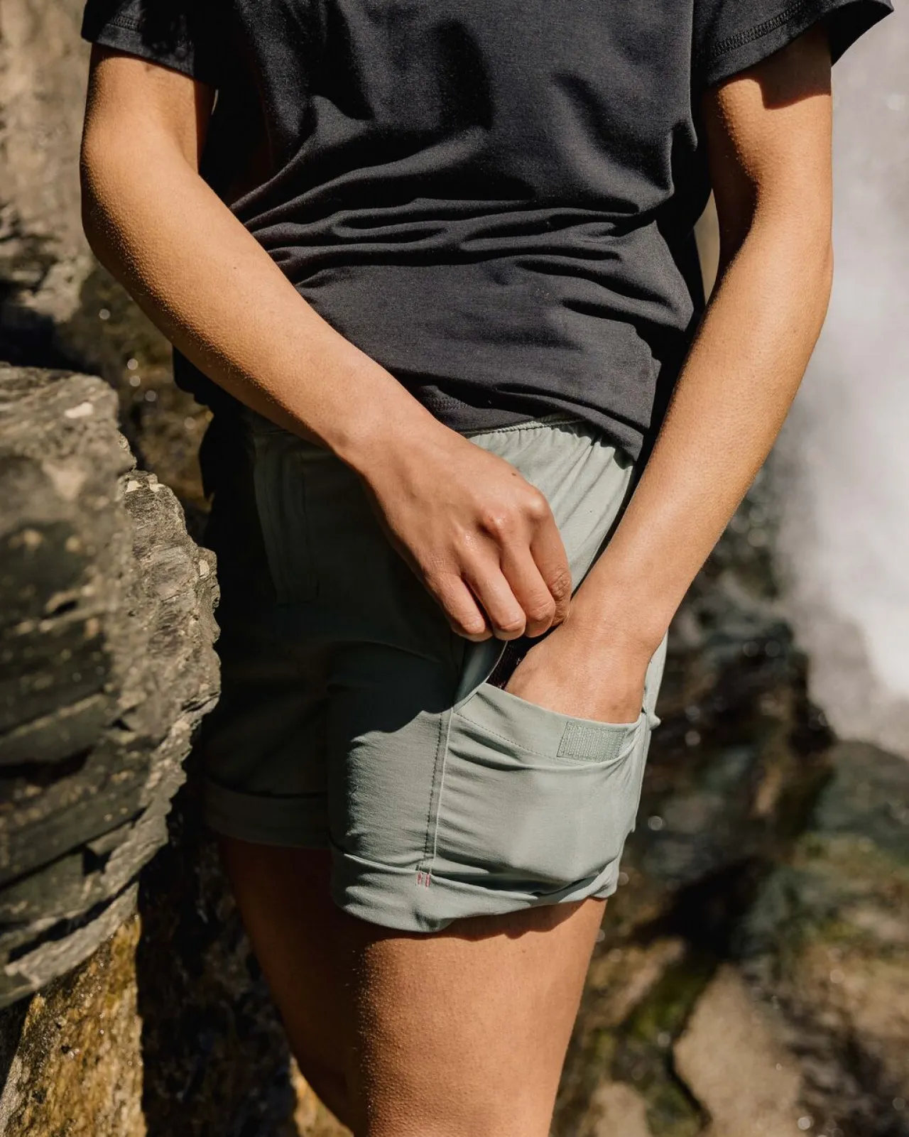 laura_allzweckshort__pistazie_3.webp New Laura Allzweck-Short - Damen Kurze Hosen | Hosen
