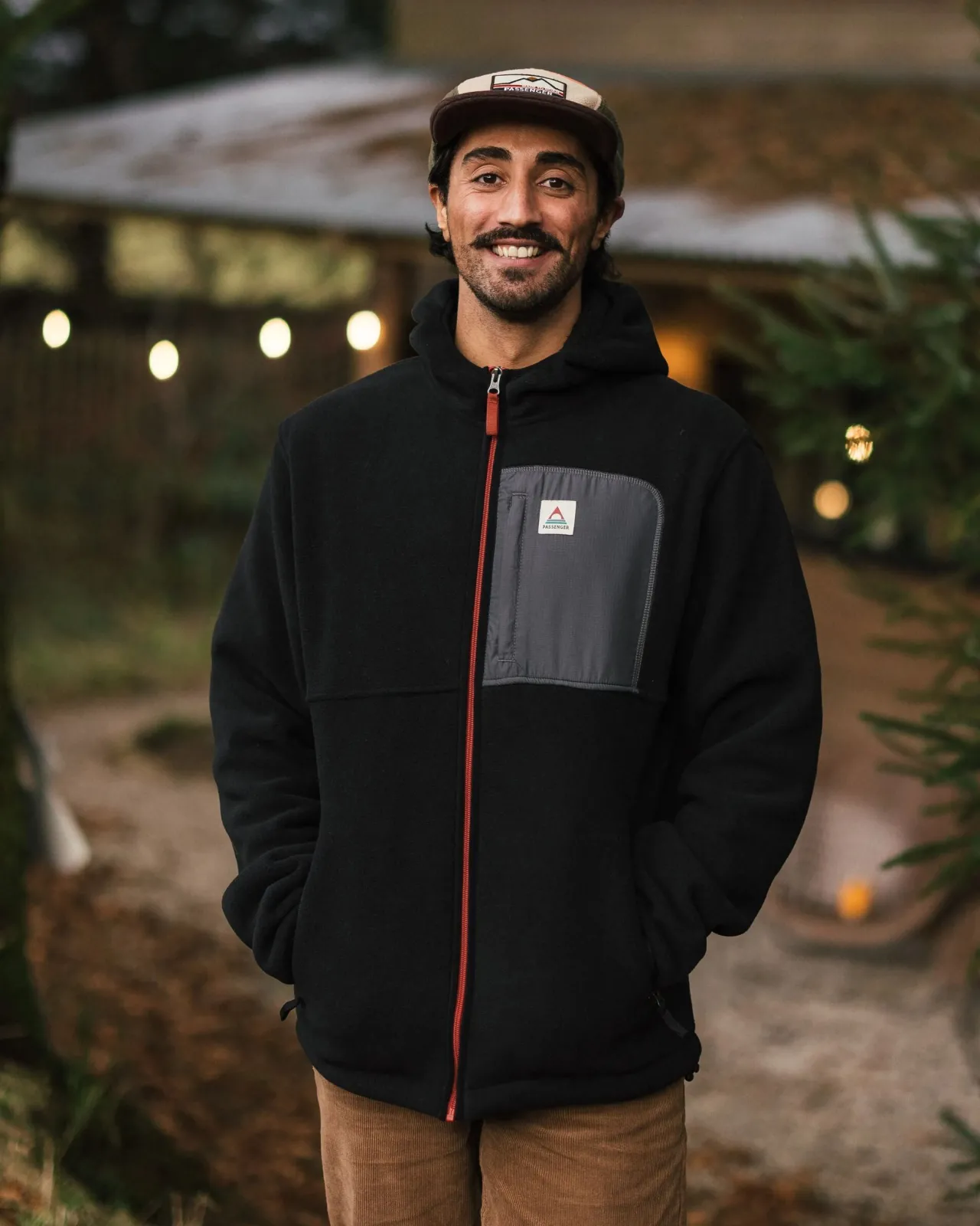loch_recyceltes_polarfleece_mit_kapuze__schwarz_3.webp Hot Loch Recyceltes Polarfleece mit Kapuze - Herren Fleece | Fleece