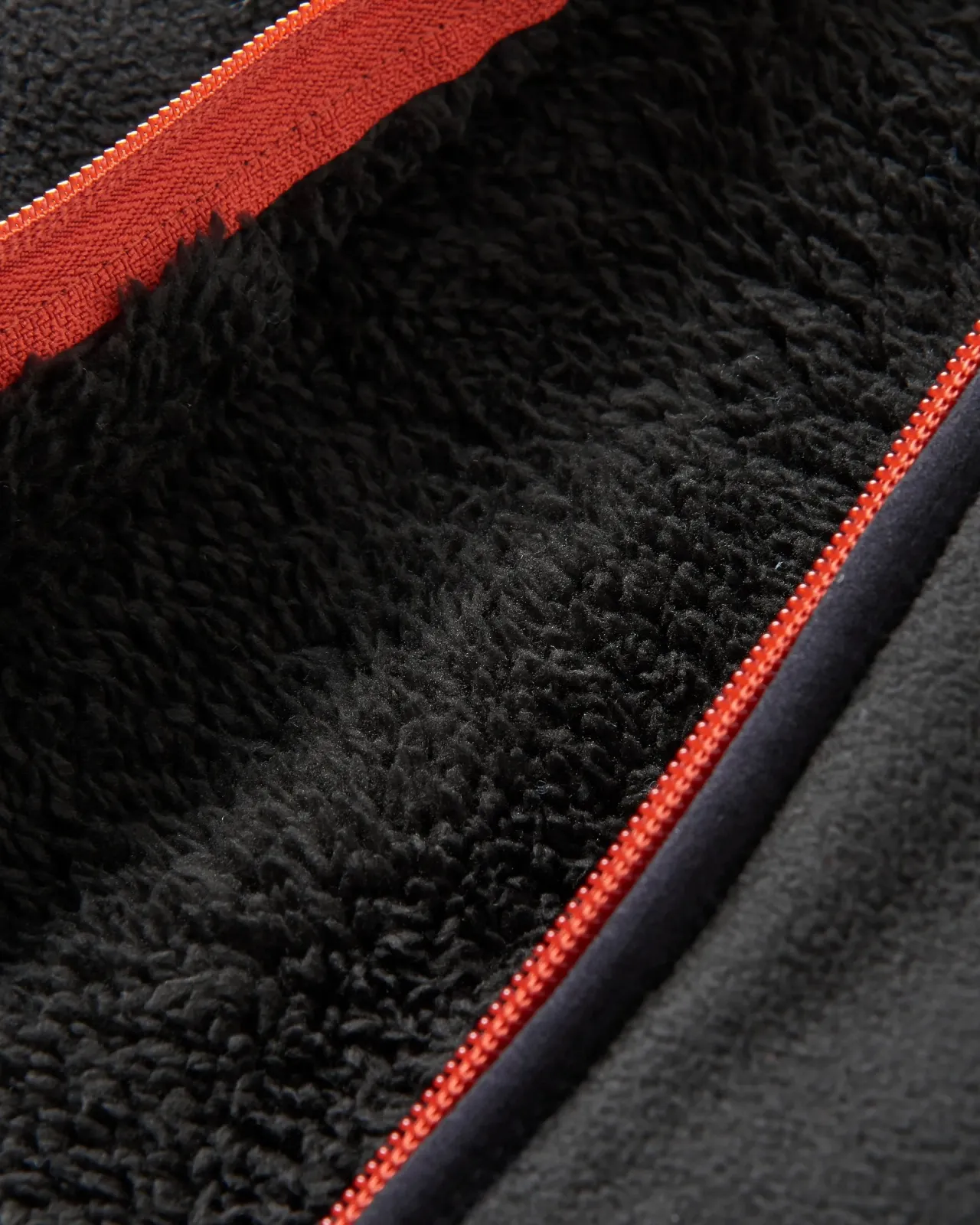 loch_recyceltes_polarfleece_mit_kapuze__schwarz_5.webp Hot Loch Recyceltes Polarfleece mit Kapuze - Herren Fleece | Fleece