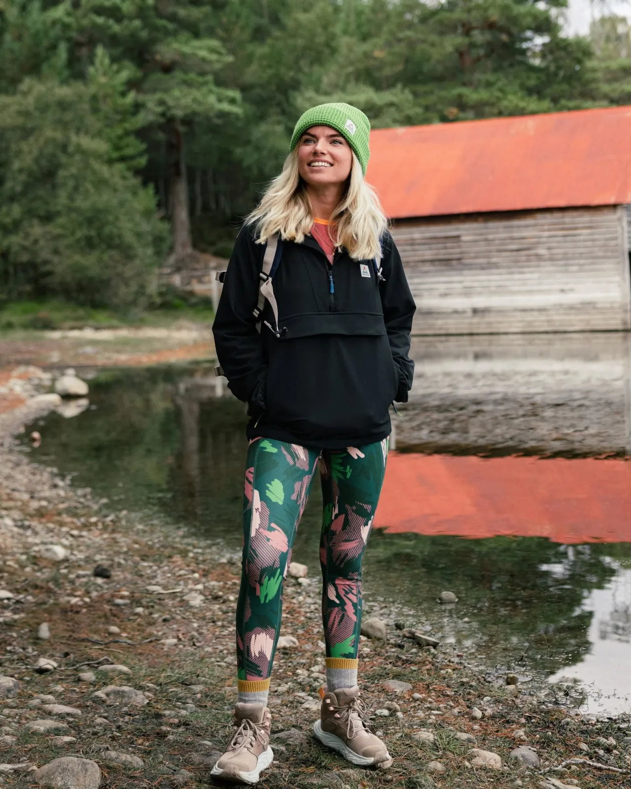 mantra_recycelte_aktiv_leggings__abstrakte_bergtanne_3.webp Clearance Mantra Recycelte Aktiv Leggings - Abstrakte Bergtanne Damen Leggings | Latzhosen & Hosen